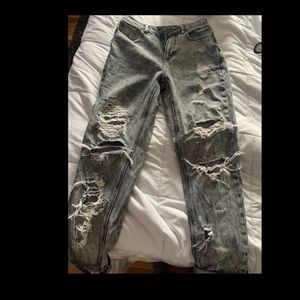 Cute American eagle boyfriend jeans! Size 4!